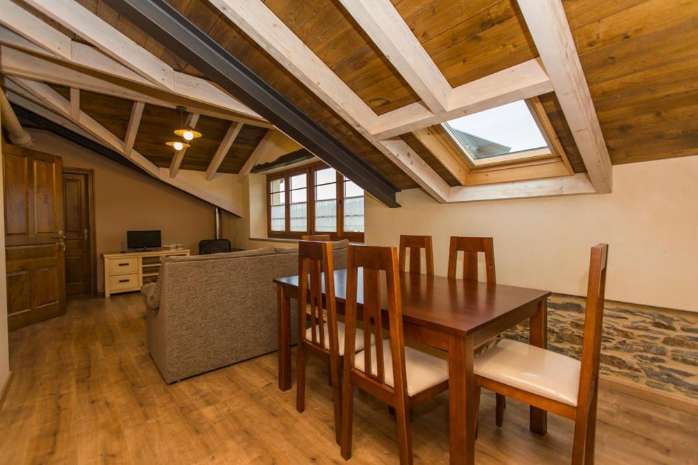 Apartamentos Casa Mateo Navia Exteriör bild